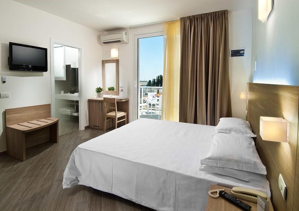 Hotel Atlantic & Spa Габиче Маре Екстериор снимка