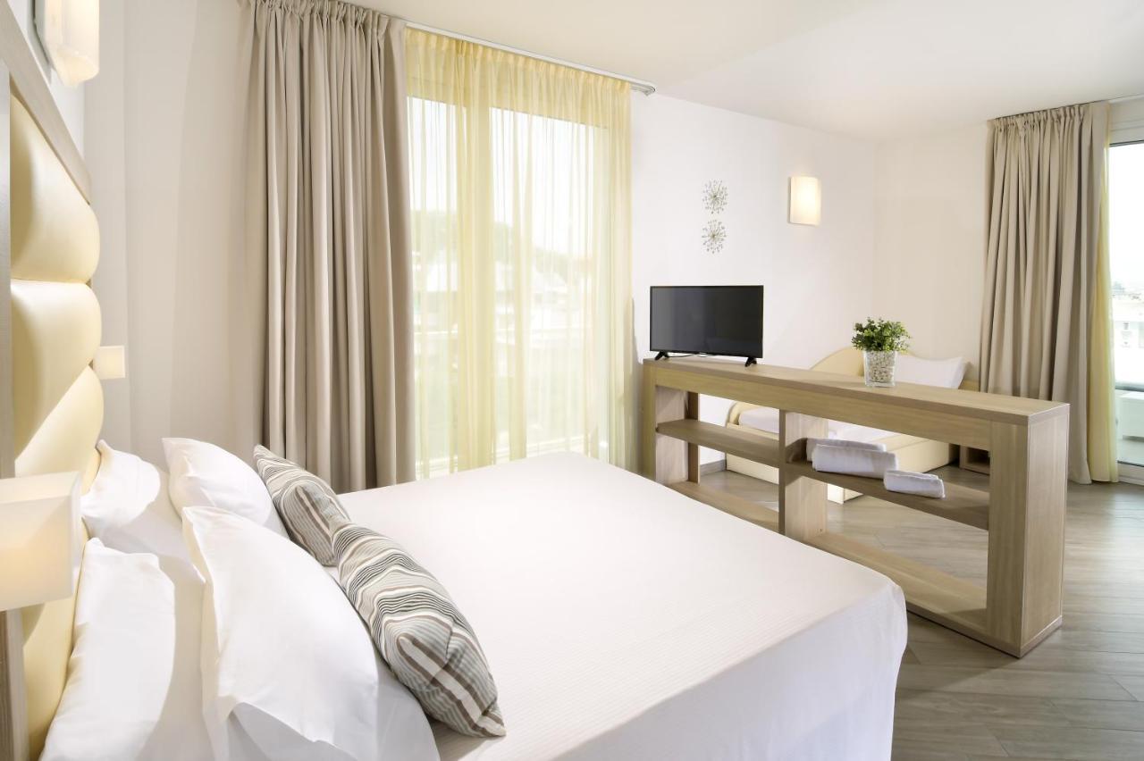Hotel Atlantic & Spa Габиче Маре Екстериор снимка
