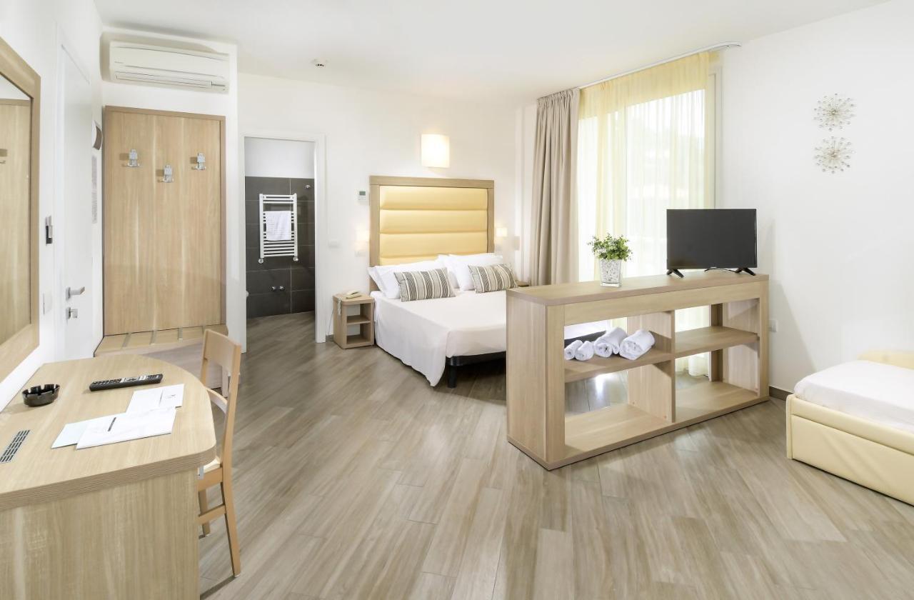 Hotel Atlantic & Spa Габиче Маре Екстериор снимка