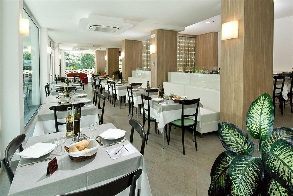 Hotel Atlantic & Spa Габиче Маре Екстериор снимка