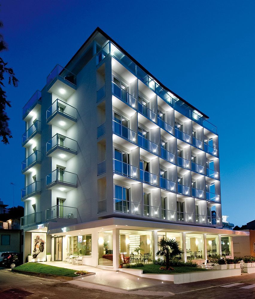Hotel Atlantic & Spa Габиче Маре Екстериор снимка