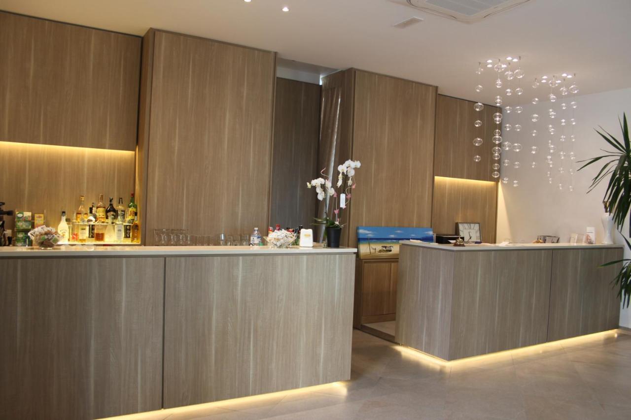 Hotel Atlantic & Spa Габиче Маре Екстериор снимка